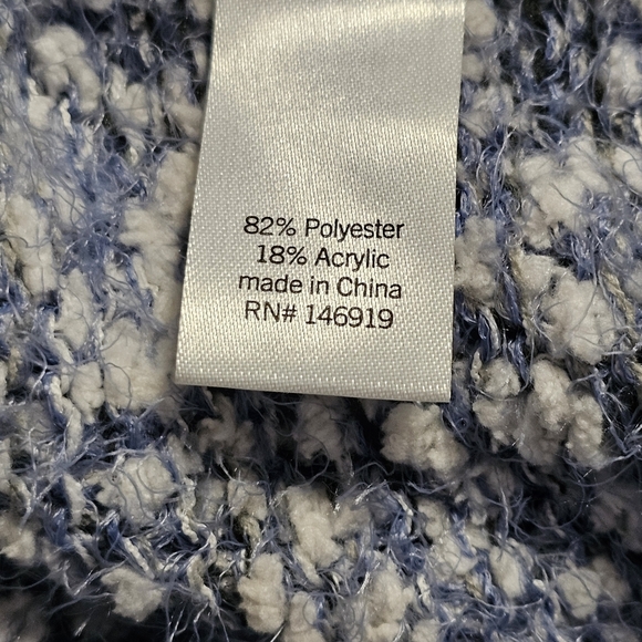 NWT So blue & white fuzzy sweater in size XS - Picture 6 of 7
